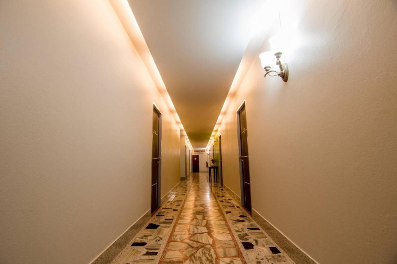 Thap Sakae Hotel Exterior photo